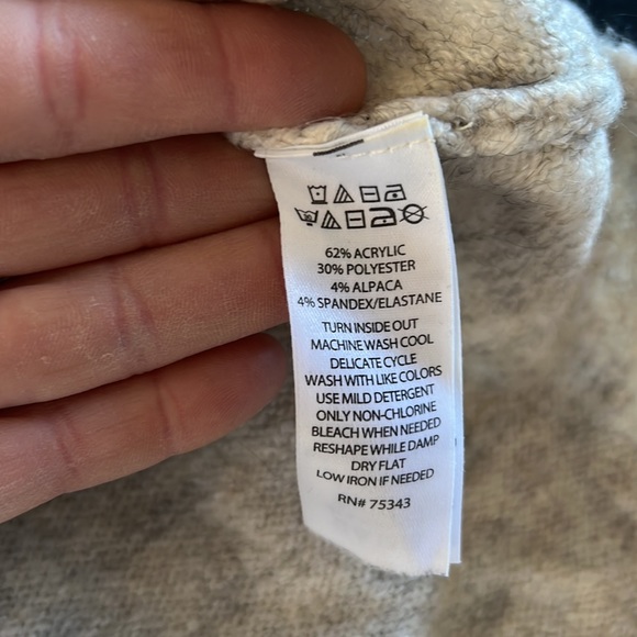 SWEATER - Grey/cream in color - float style with cowl neck!!!! - Picture 5 of 5